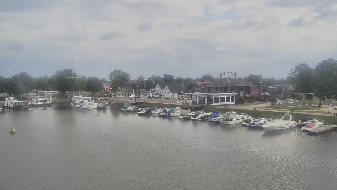 Archived image Webcam Barßel at the boat harbour