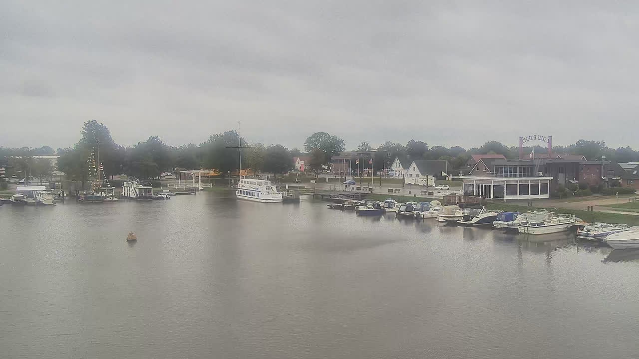Archived image Webcam Barßel at the boat harbour