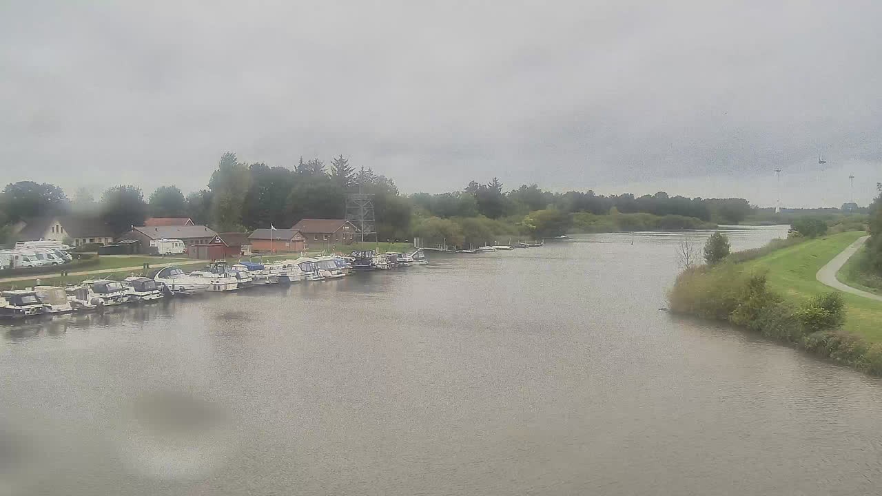 Archived image Webcam Barßel at the boat harbour