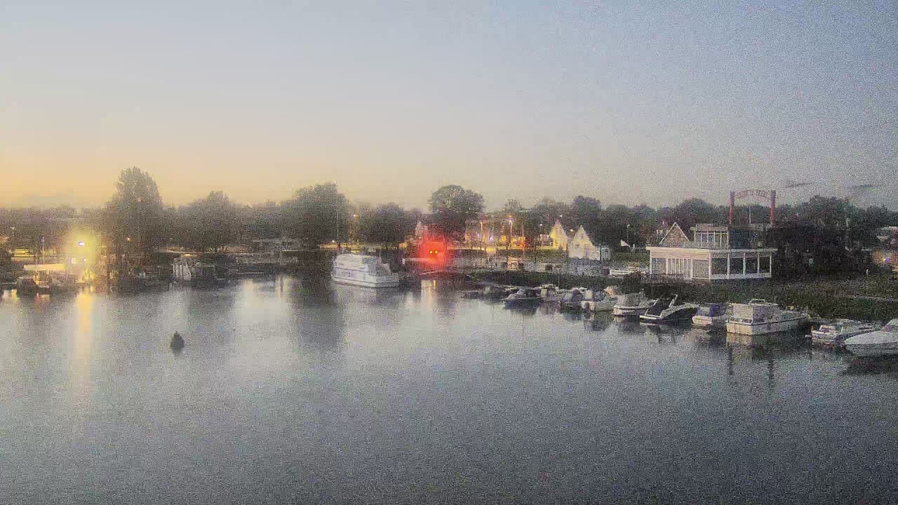Archived image Webcam Barßel at the boat harbour
