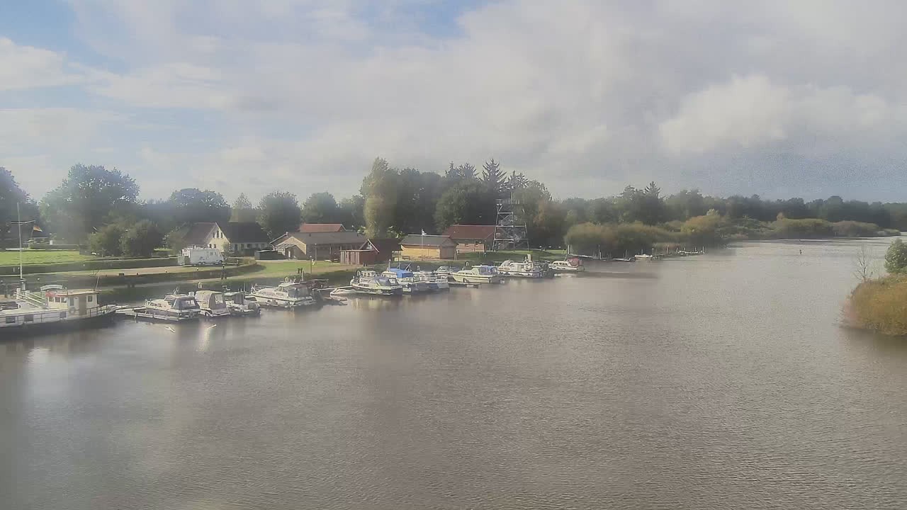 Archived image Webcam Barßel at the boat harbour