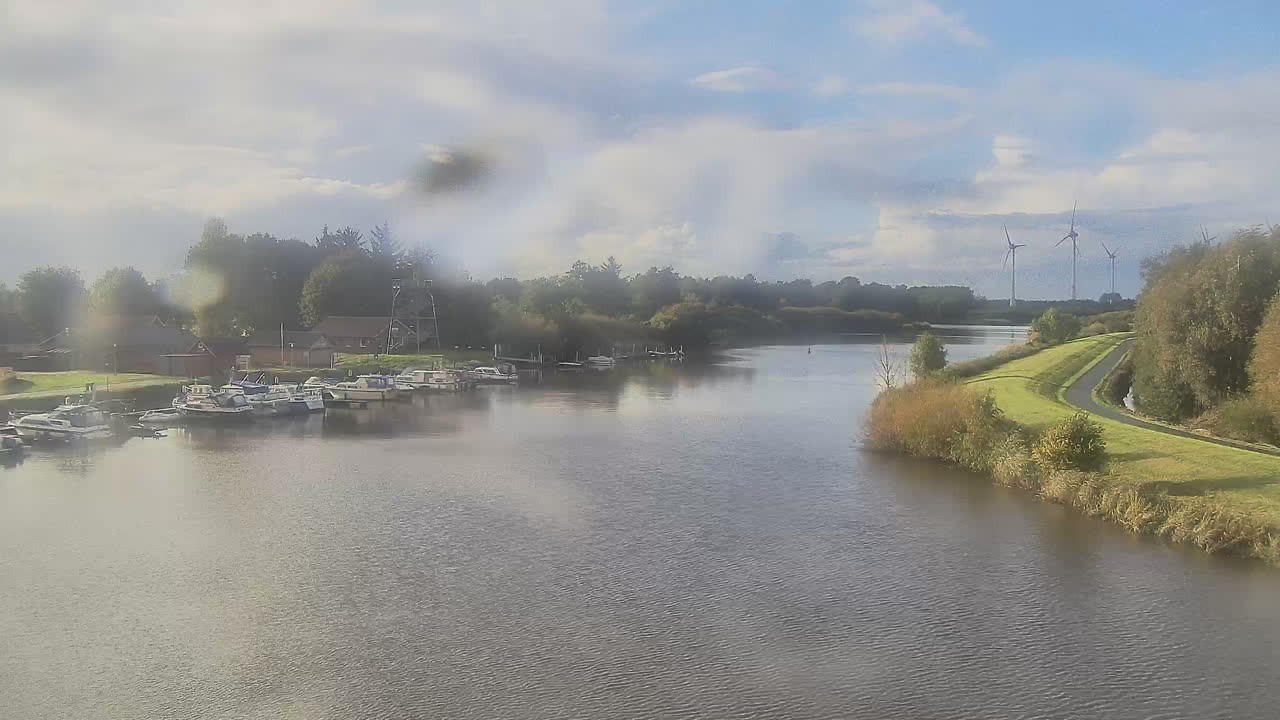 Archived image Webcam Barßel at the boat harbour