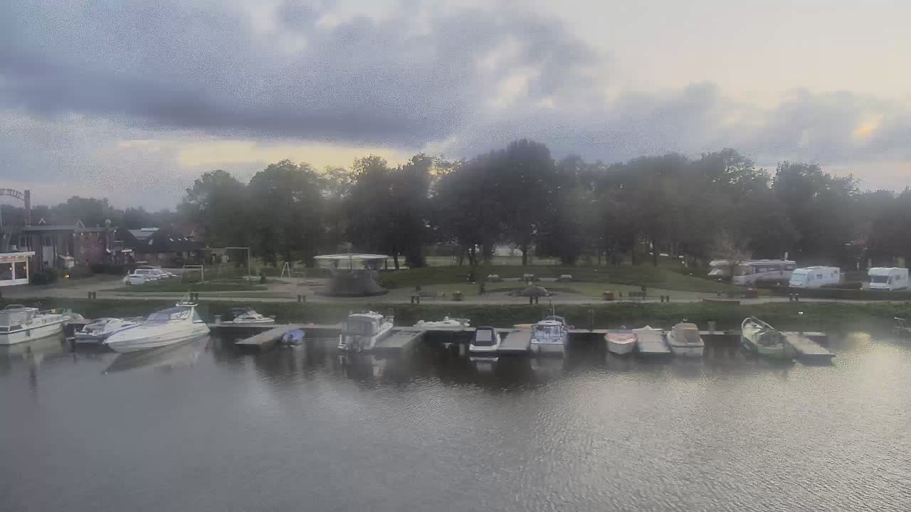 Archived image Webcam Barßel at the boat harbour