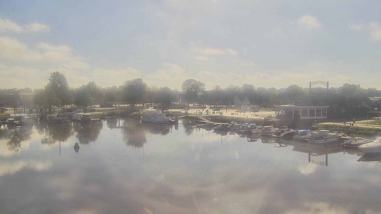 Archived image Webcam Barßel at the boat harbour