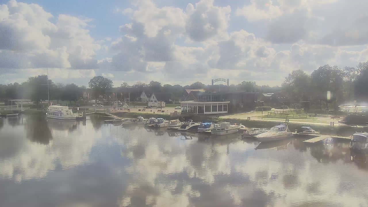 Archived image Webcam Barßel at the boat harbour