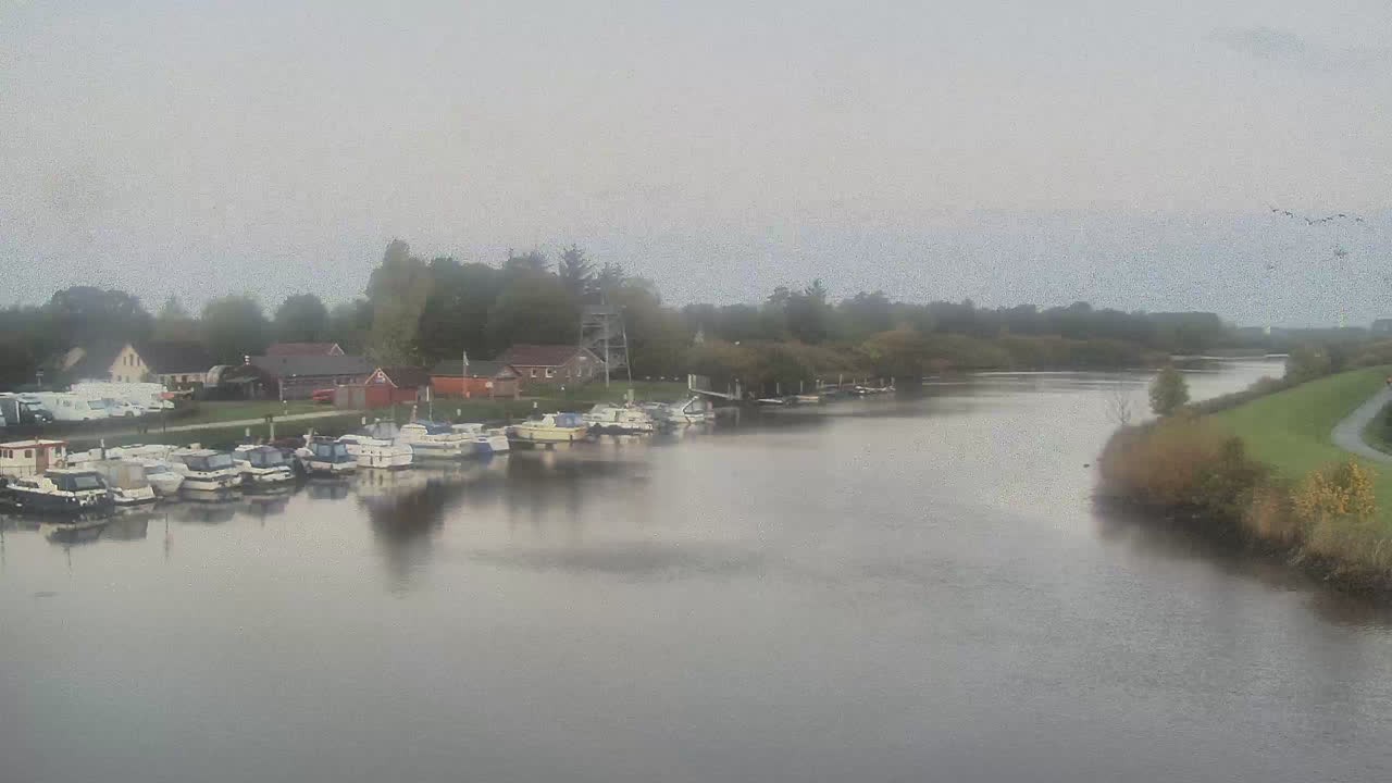Archived image Webcam Barßel at the boat harbour