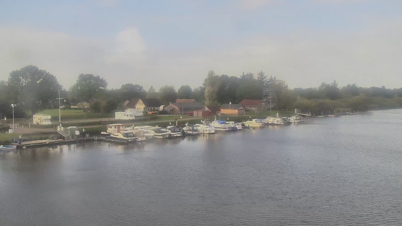Archived image Webcam Barßel at the boat harbour