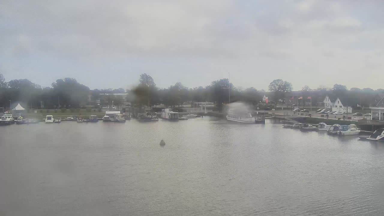 Archived image Webcam Barßel at the boat harbour