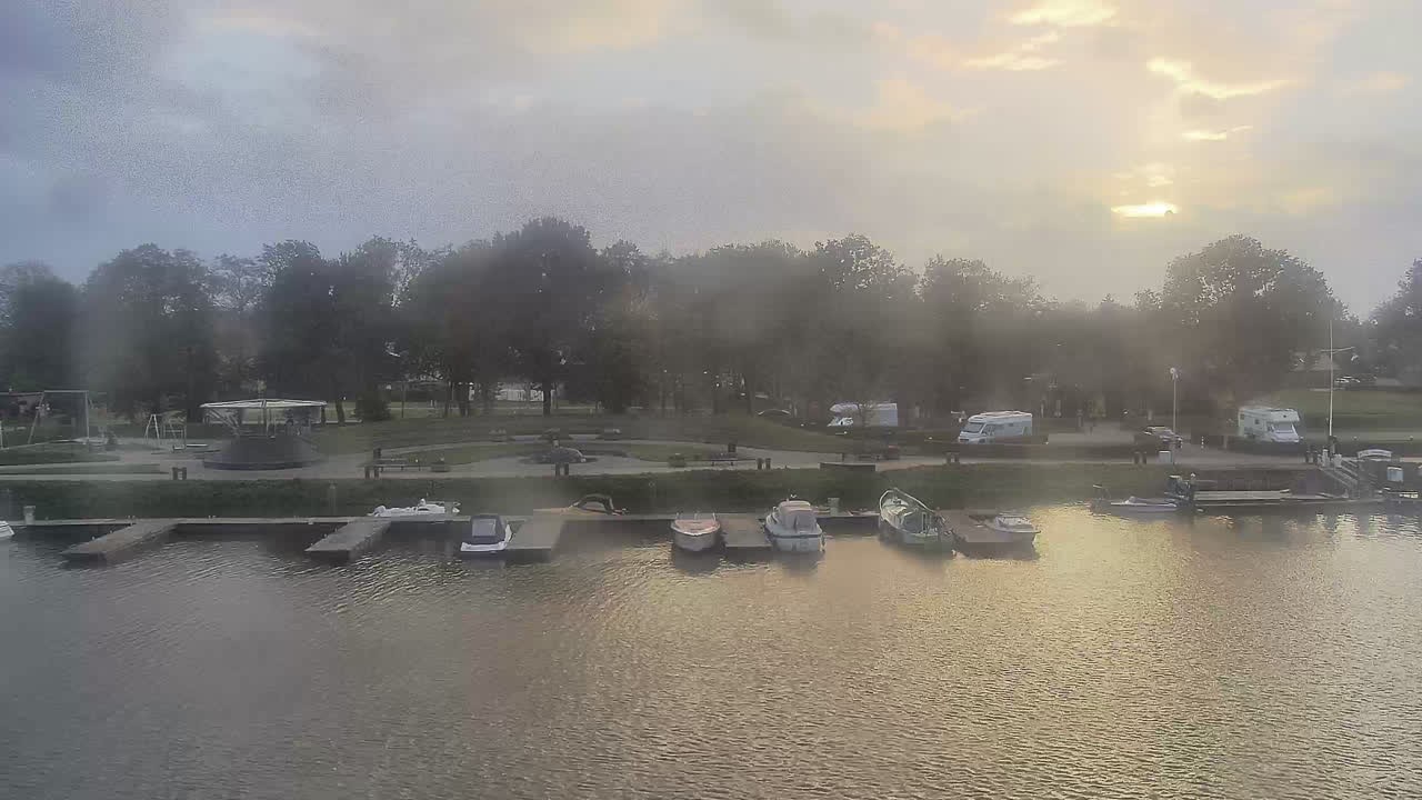 Archived image Webcam Barßel at the boat harbour