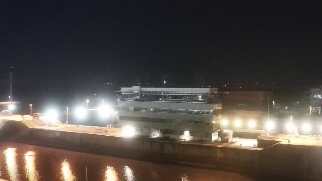 Archiv Foto Webcam Brunsbüttel: Schleusenkammern am Nord-Ostsee Kanal