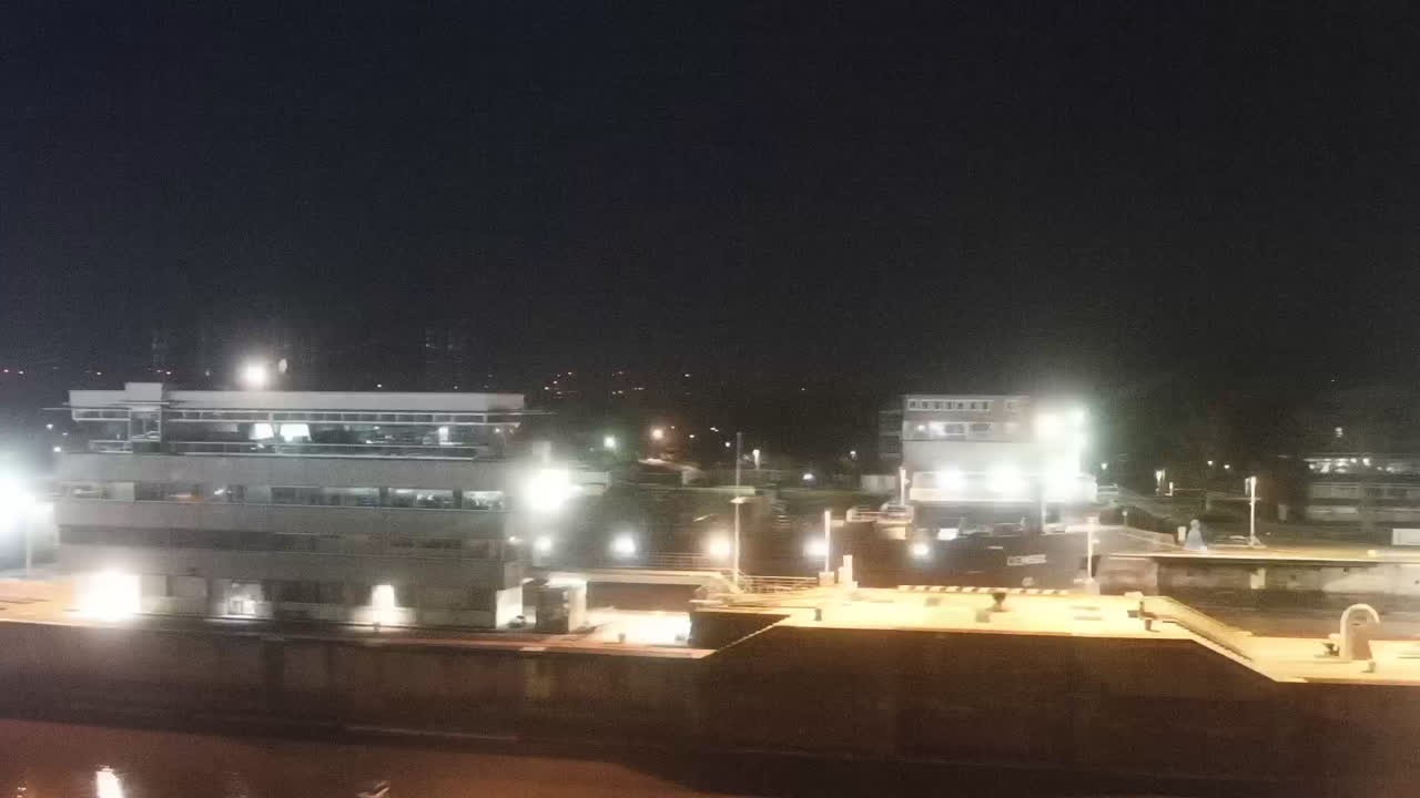 Archiv Foto Webcam Brunsbüttel: Schleusenkammern am Nord-Ostsee Kanal