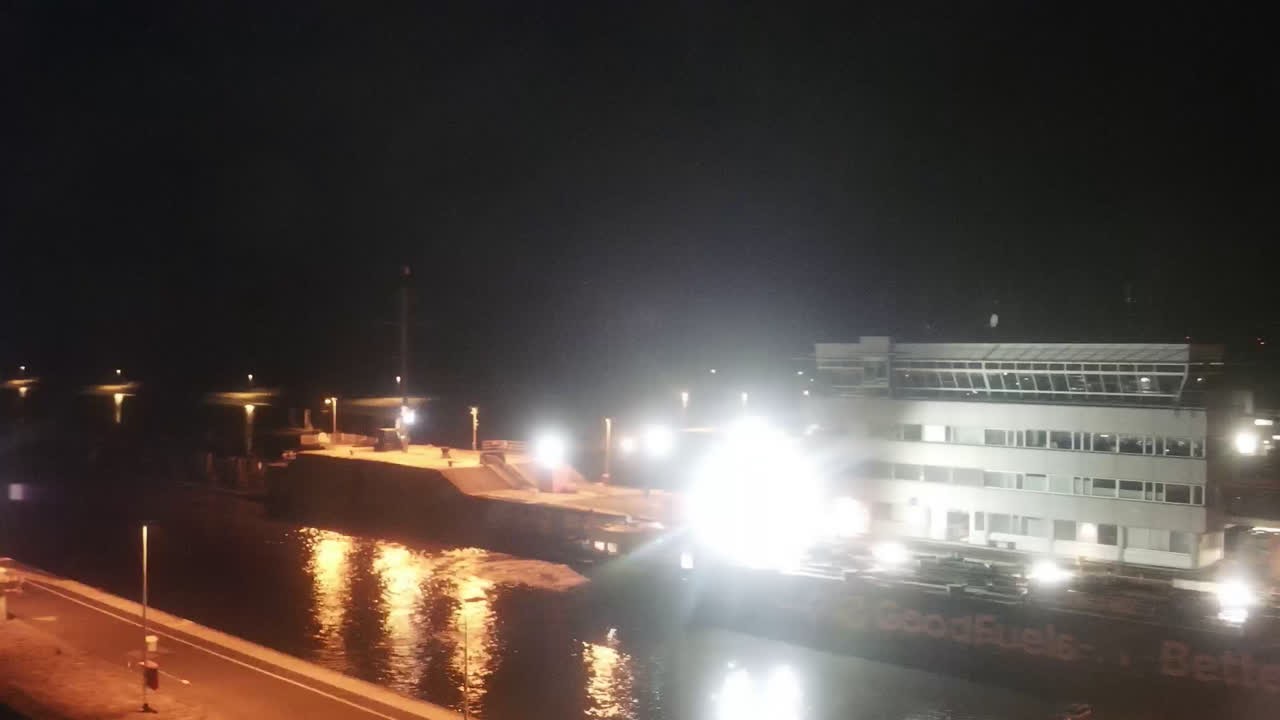 Archived image Webcam Brunsbüttel: Lock chambers on the Kiel Canal