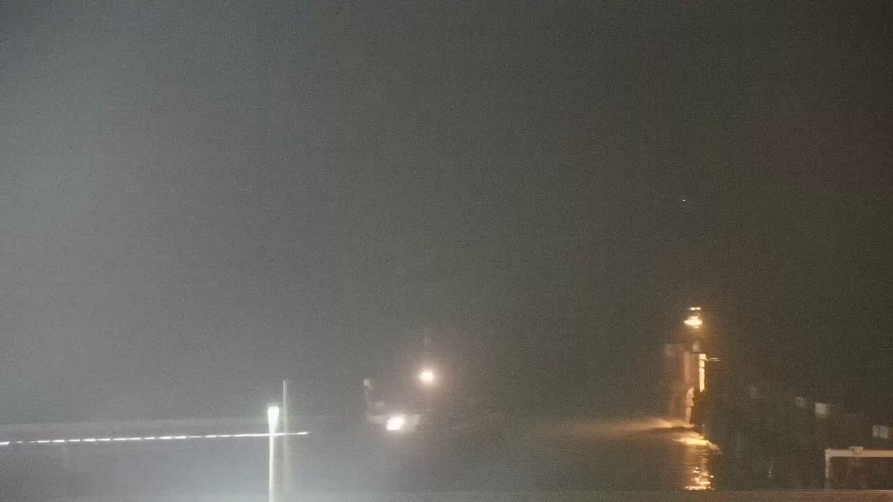 Archived image Webcam Brunsbüttel: Lock chambers on the Kiel Canal