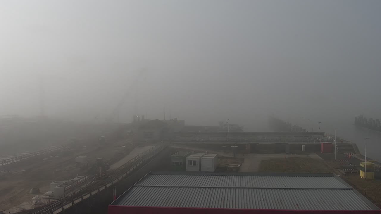 Archived image Webcam Brunsbüttel: Lock chambers on the Kiel Canal