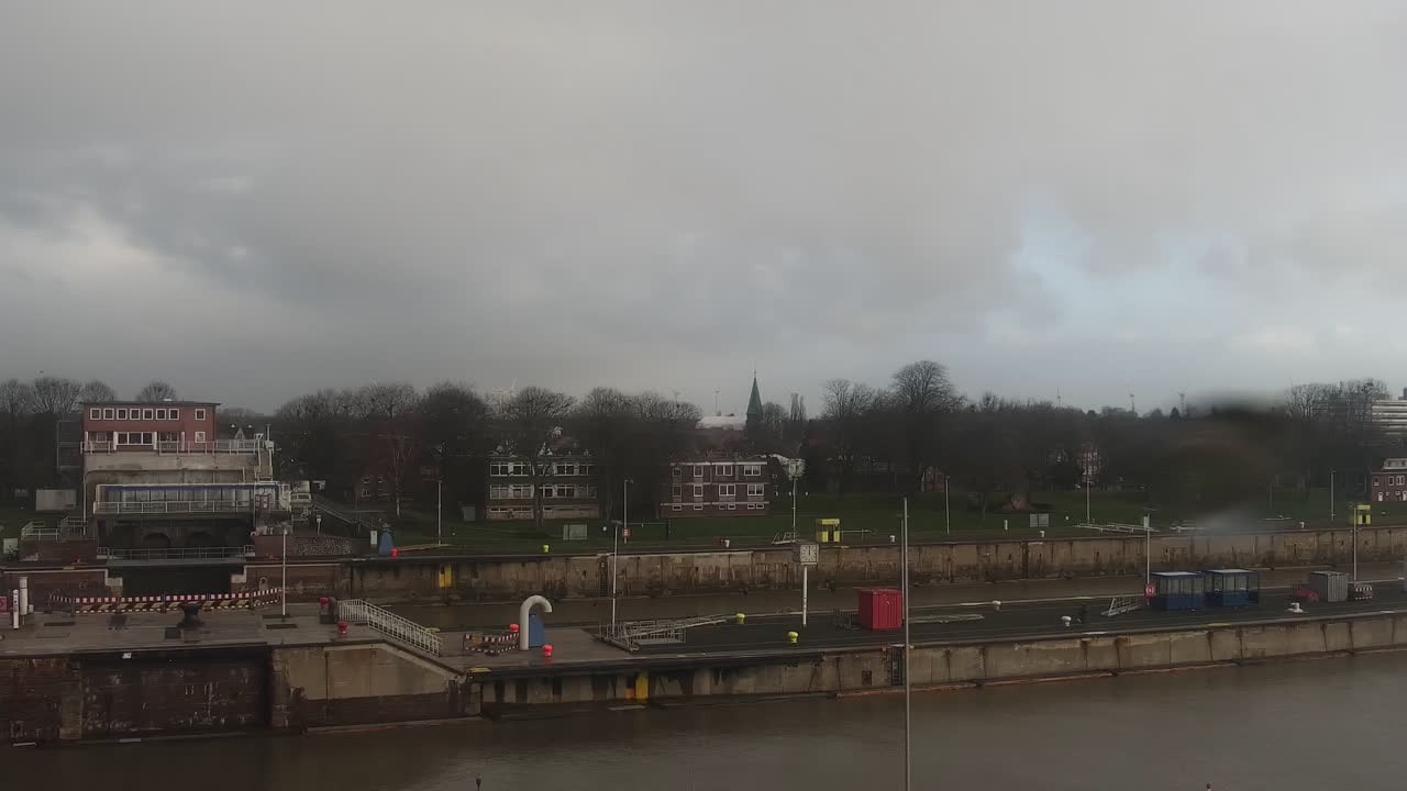 Archiv Foto Webcam Brunsbüttel: Schleusenkammern am Nord-Ostsee Kanal