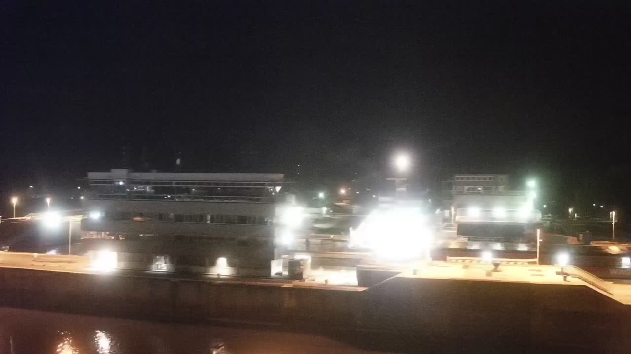 Archiv Foto Webcam Brunsbüttel: Schleusenkammern am Nord-Ostsee Kanal