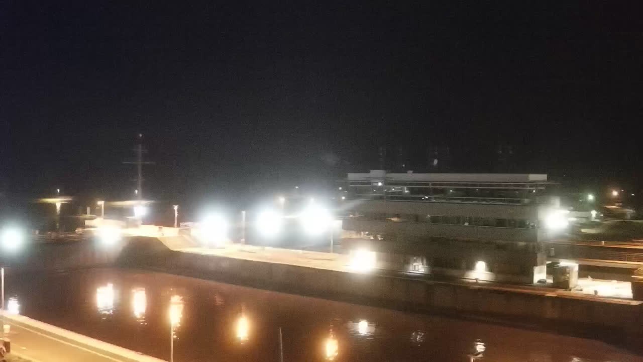 Archiv Foto Webcam Brunsbüttel: Schleusenkammern am Nord-Ostsee Kanal