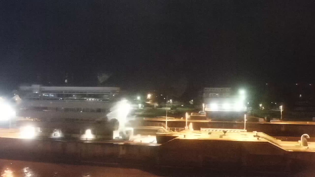 Archiv Foto Webcam Brunsbüttel: Schleusenkammern am Nord-Ostsee Kanal