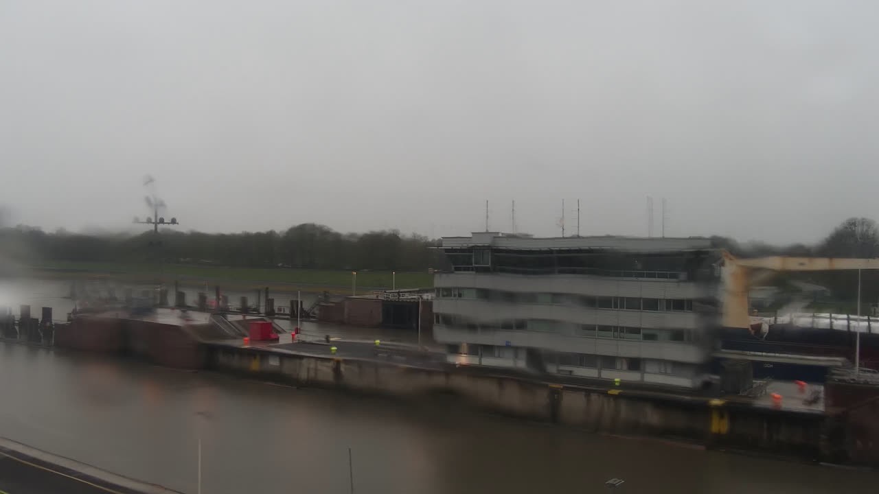 Archiv Foto Webcam Brunsbüttel: Schleusenkammern am Nord-Ostsee Kanal
