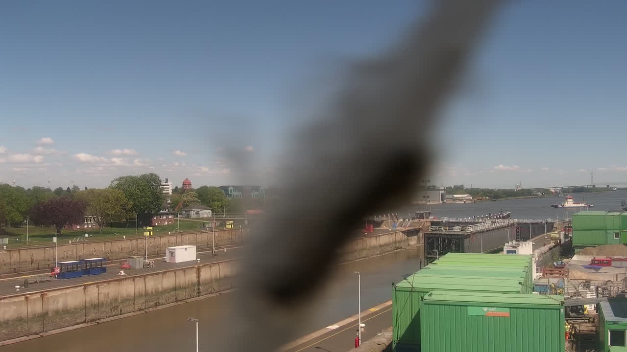 Archiv Foto Webcam Brunsbüttel: Schleusenkammern am Nord-Ostsee Kanal