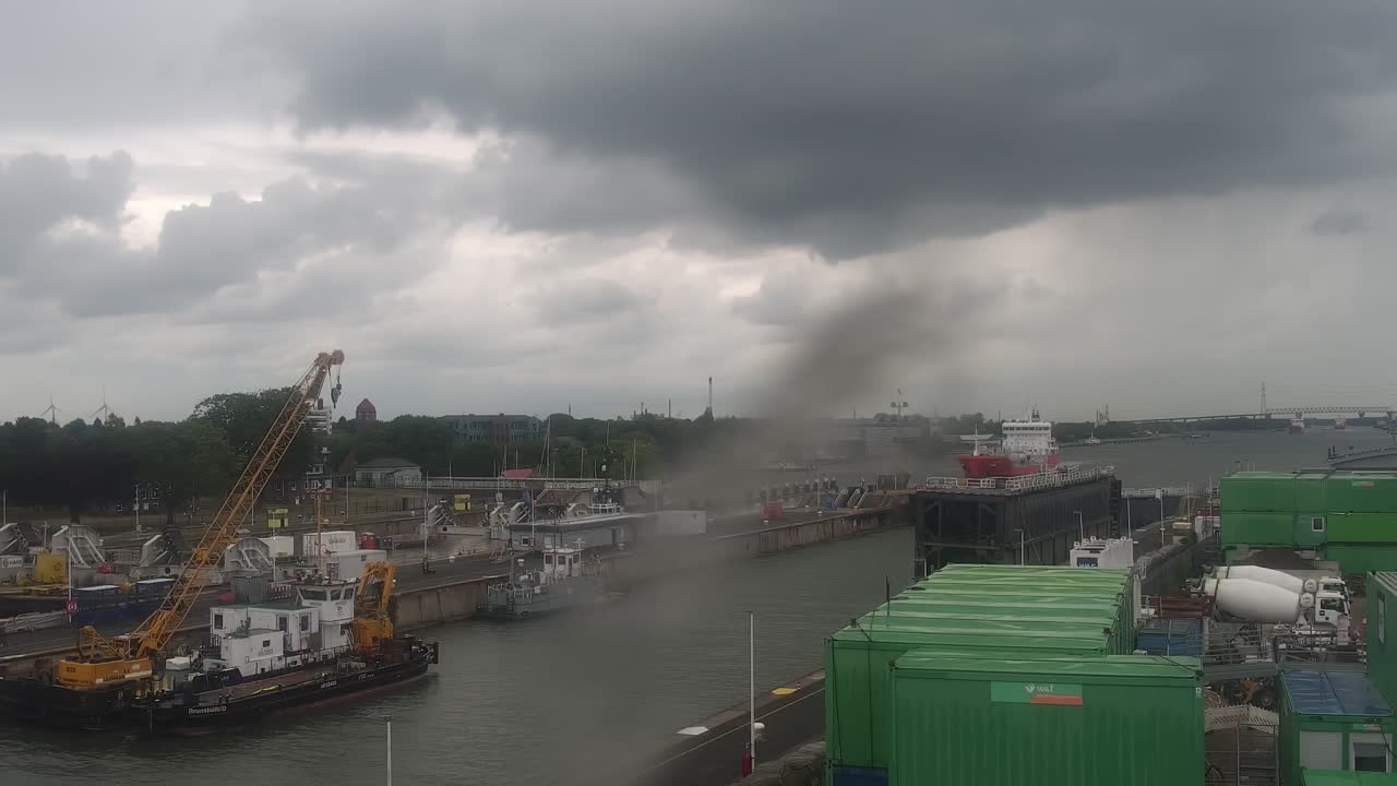 Archiv Foto Webcam Brunsbüttel: Schleusenkammern am Nord-Ostsee Kanal