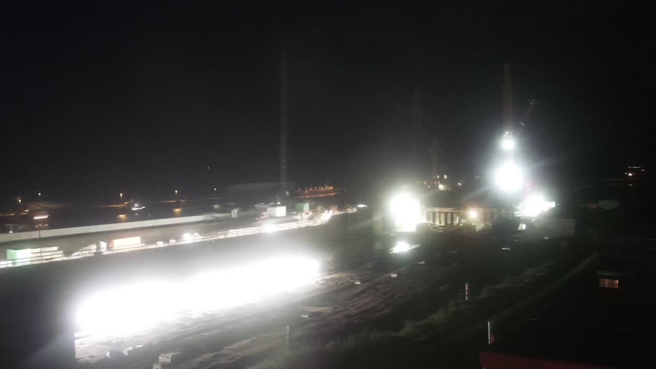 Archived image Webcam Brunsbüttel: Lock chambers on the Kiel Canal