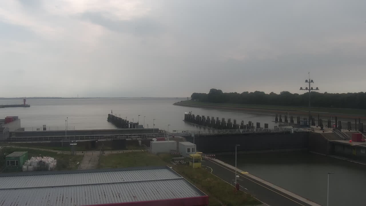 Archiv Foto Webcam Brunsbüttel: Schleusenkammern am Nord-Ostsee Kanal