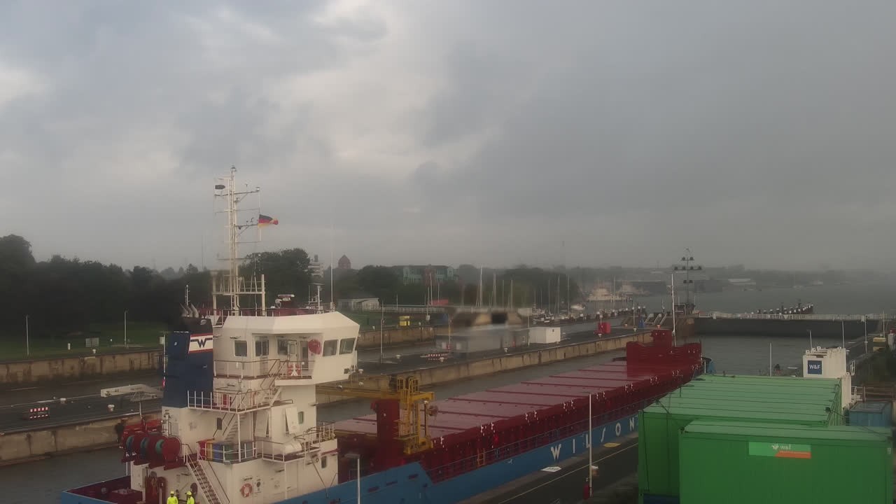 Archiv Foto Webcam Brunsbüttel: Schleusenkammern am Nord-Ostsee Kanal