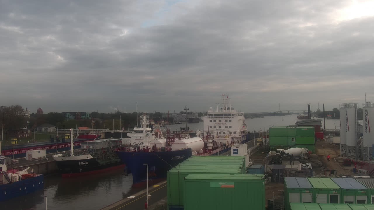Archiv Foto Webcam Brunsbüttel: Schleusenkammern am Nord-Ostsee Kanal