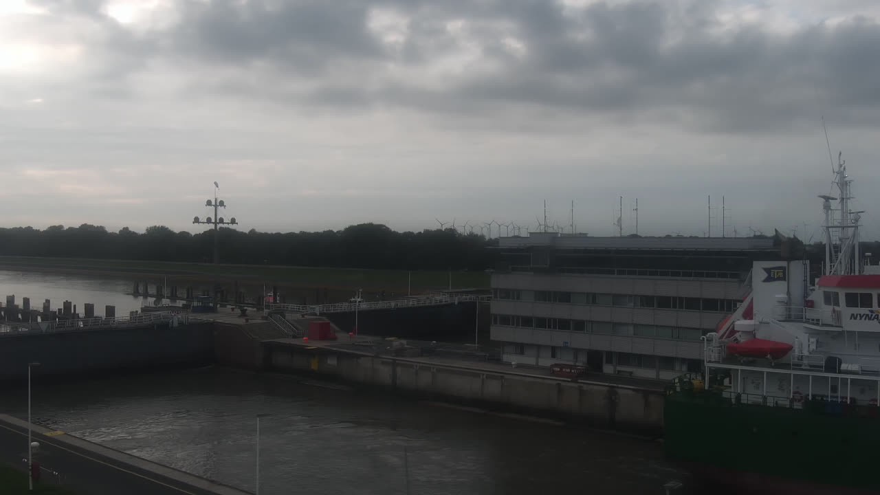 Archiv Foto Webcam Brunsbüttel: Schleusenkammern am Nord-Ostsee Kanal