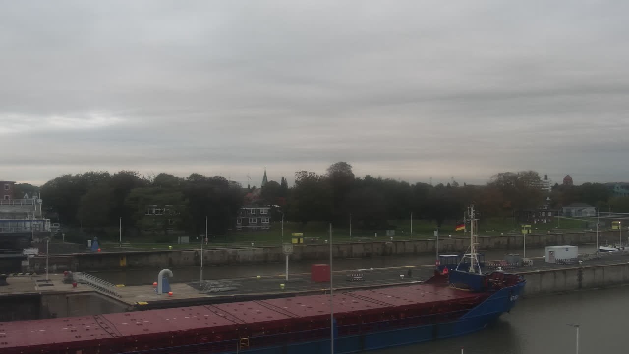 Archiv Foto Webcam Brunsbüttel: Schleusenkammern am Nord-Ostsee Kanal