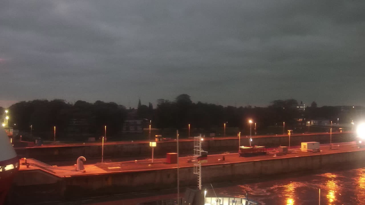 Archiv Foto Webcam Brunsbüttel: Schleusenkammern am Nord-Ostsee Kanal