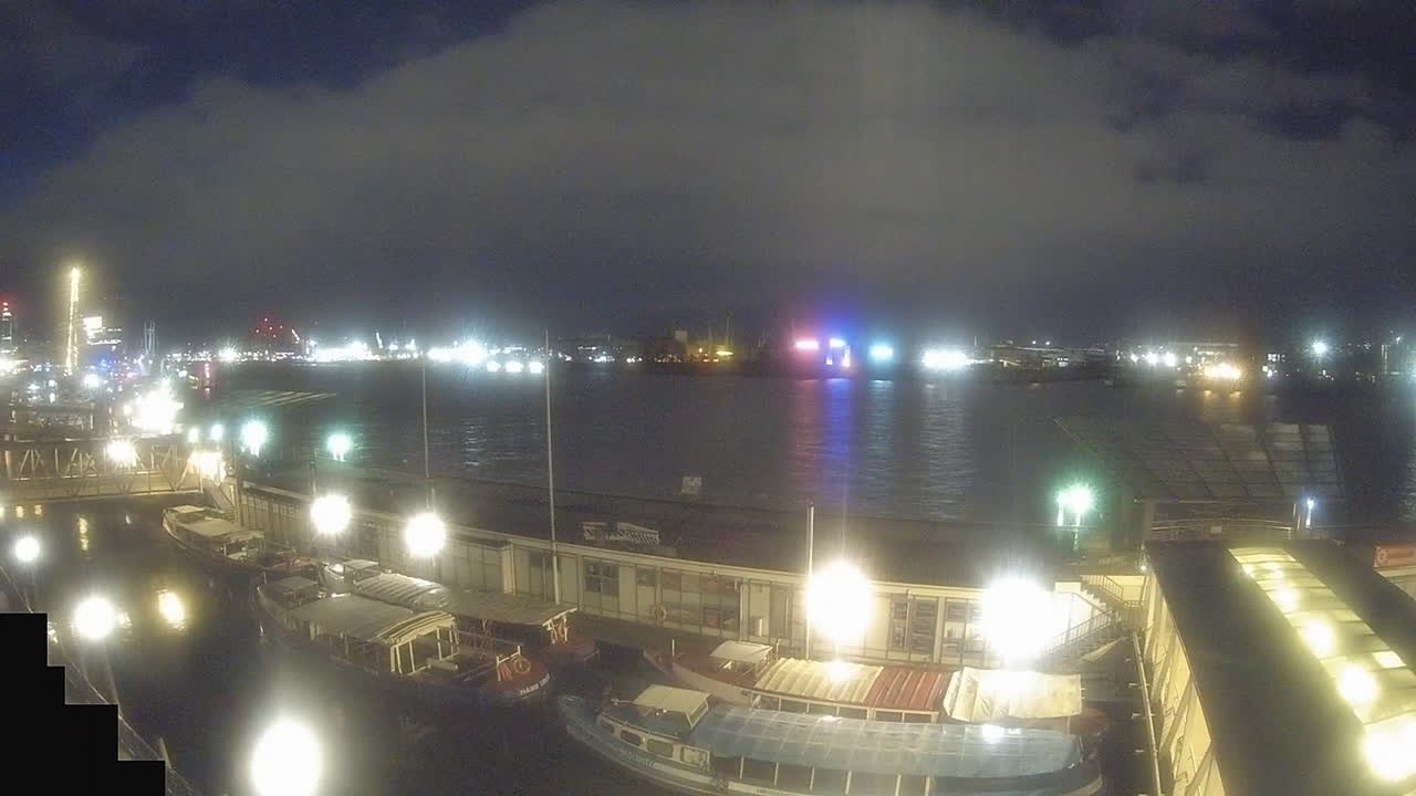 Archiv Foto Webcam Hamburg: Landungsbrücken