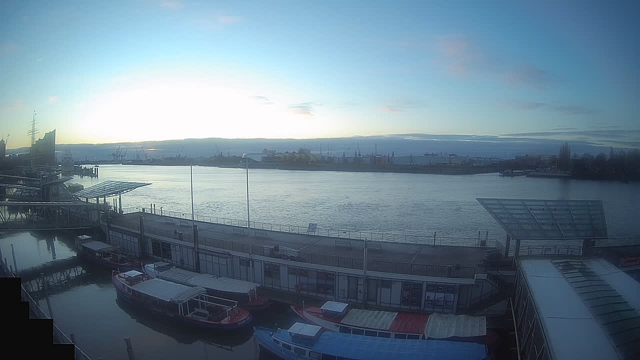 Archiv Foto Webcam Hamburg: Landungsbrücken