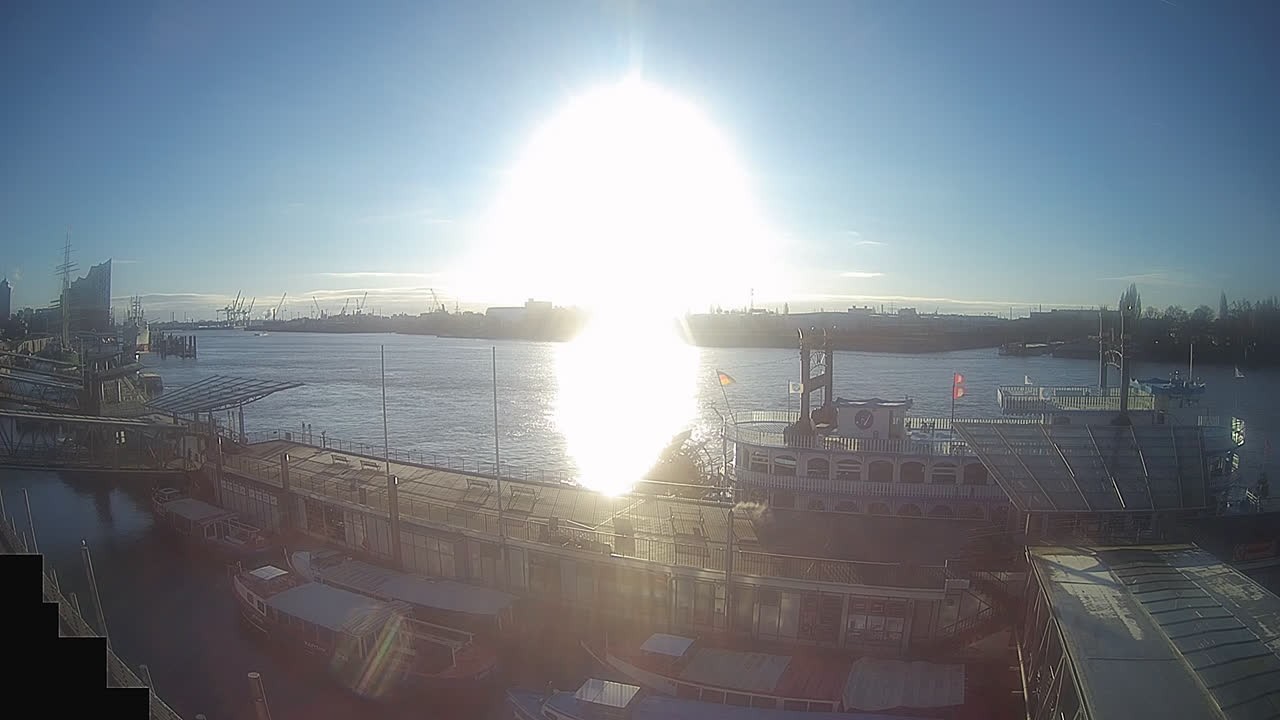 Archiv Foto Webcam Hamburg: Landungsbrücken