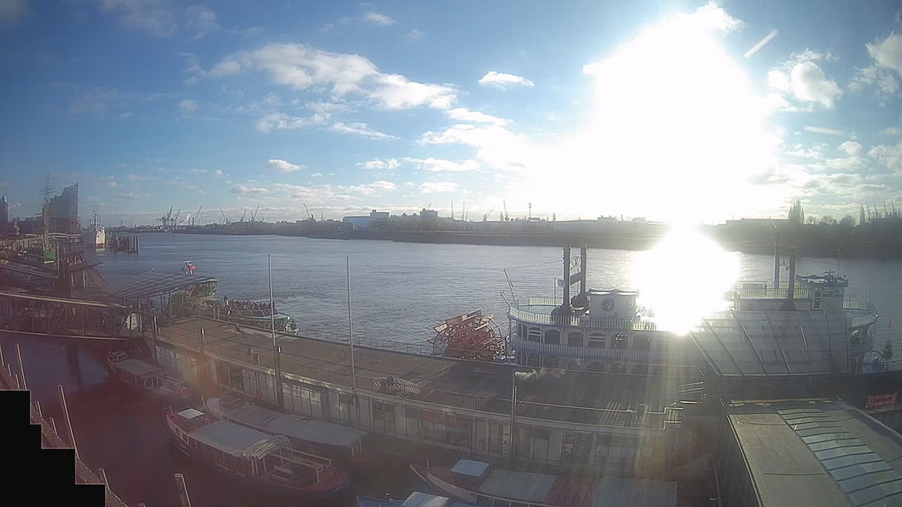 Archiv Foto Webcam Hamburg: Landungsbrücken