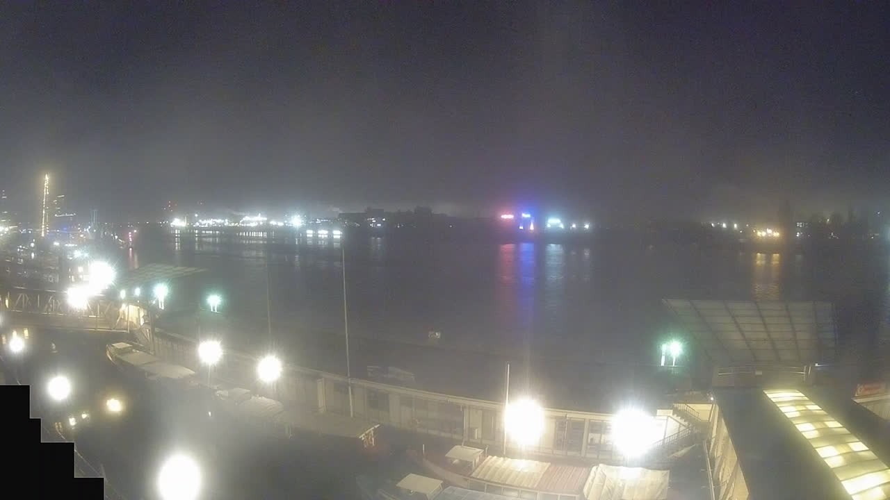 Archiv Foto Webcam Hamburg: Landungsbrücken