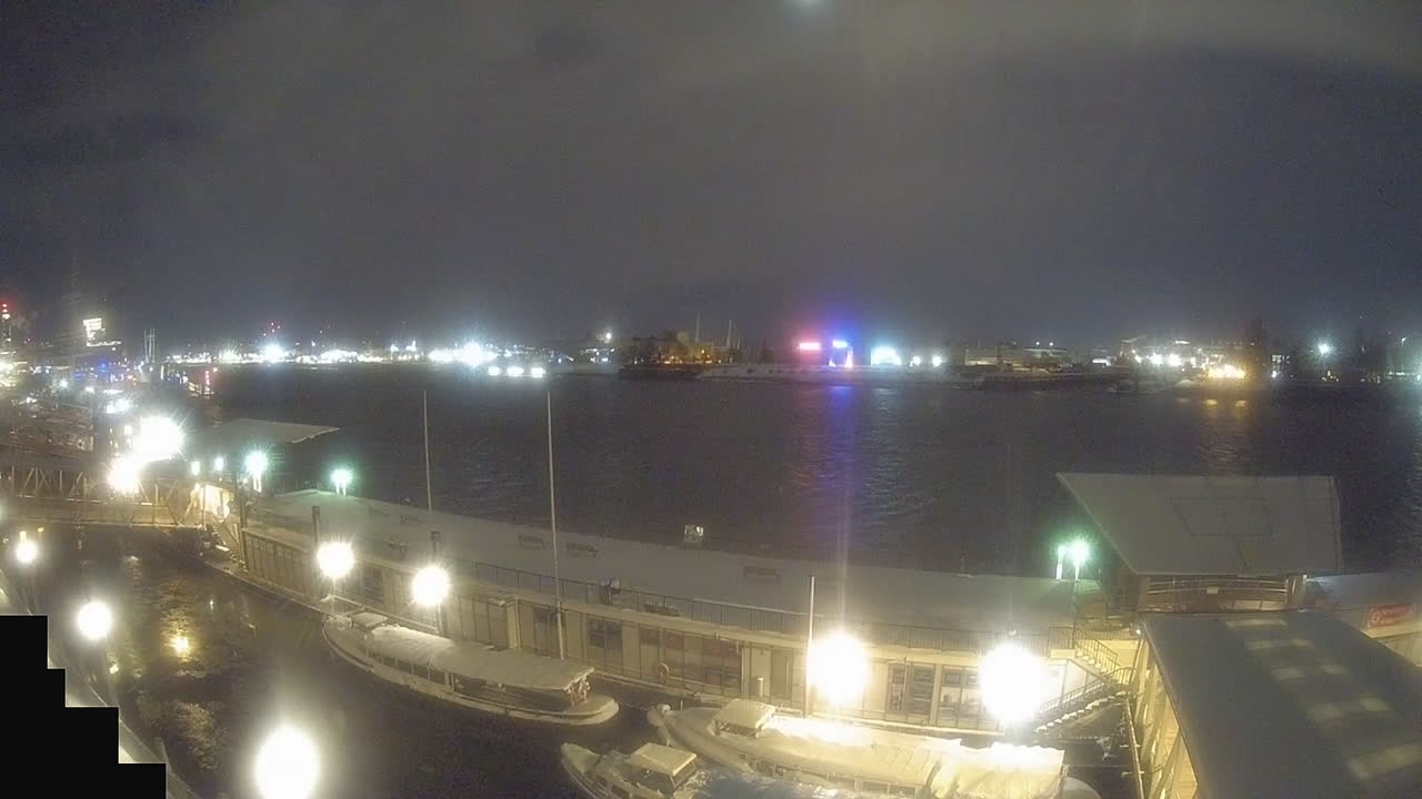 Archiv Foto Webcam Hamburg: Landungsbrücken