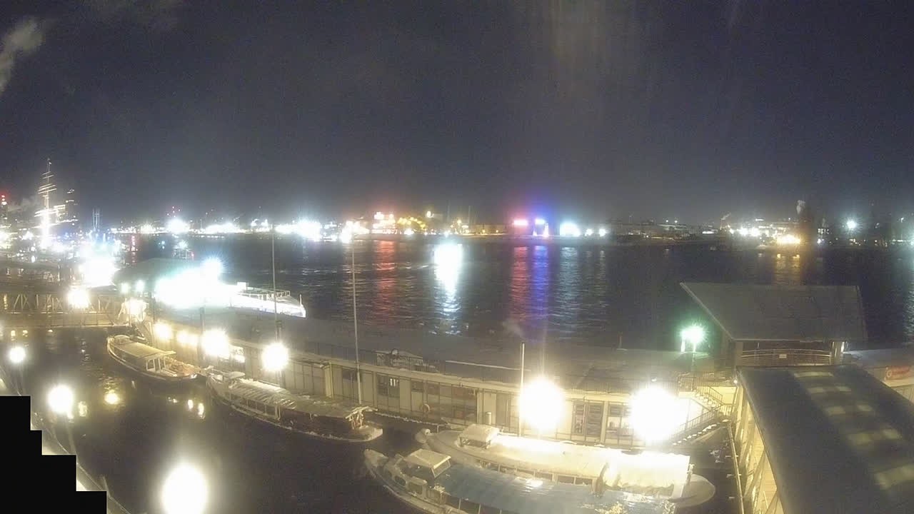 Archiv Foto Webcam Hamburg: Landungsbrücken