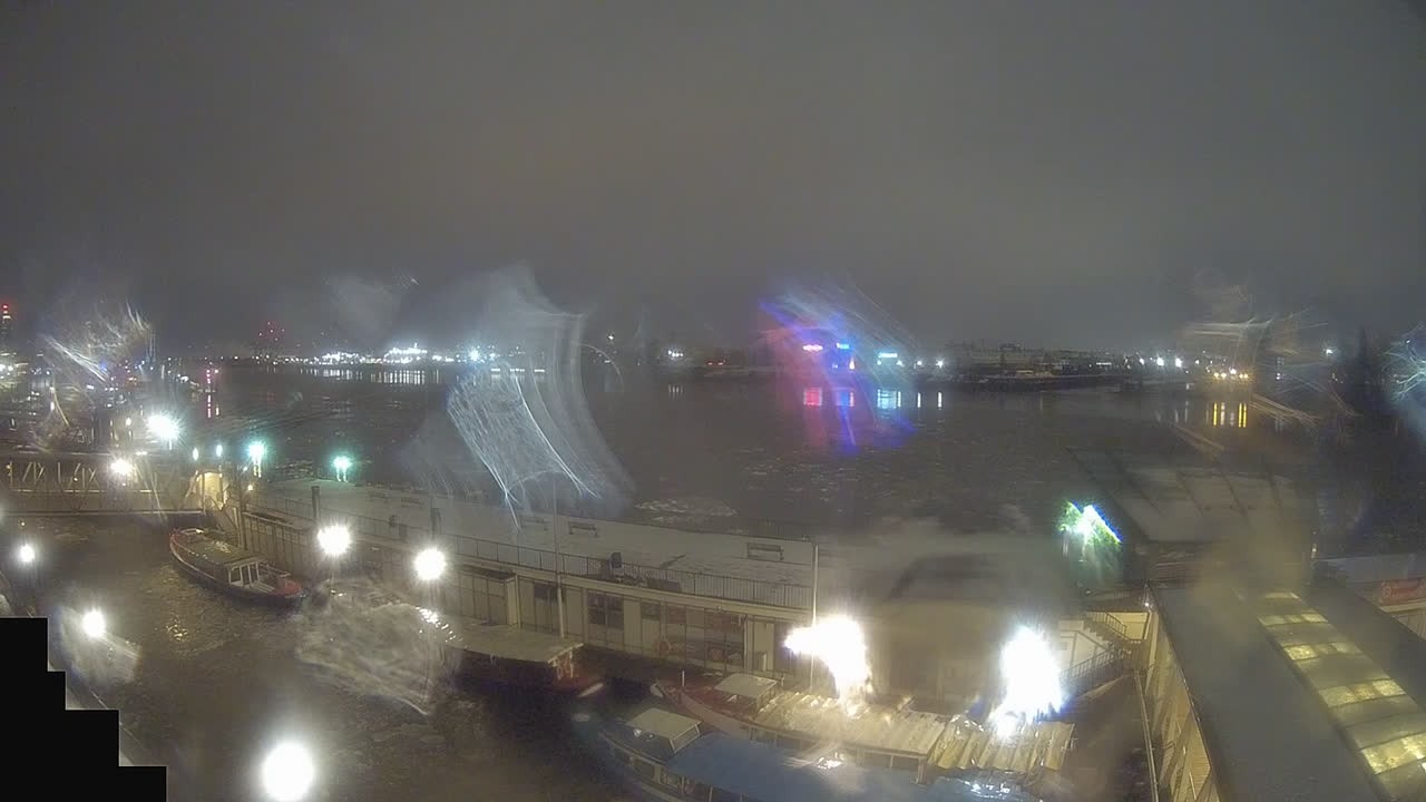 Archiv Foto Webcam Hamburg: Landungsbrücken