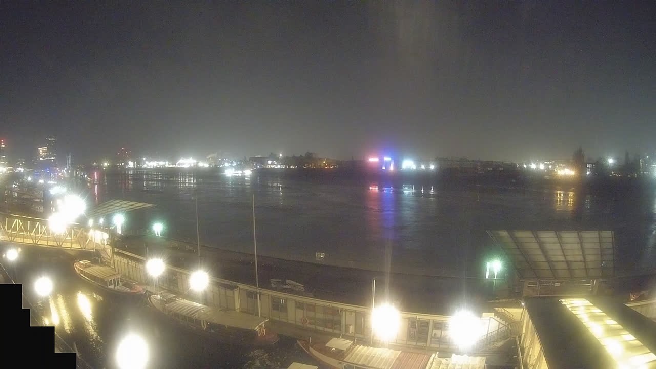 Archiv Foto Webcam Hamburg: Landungsbrücken