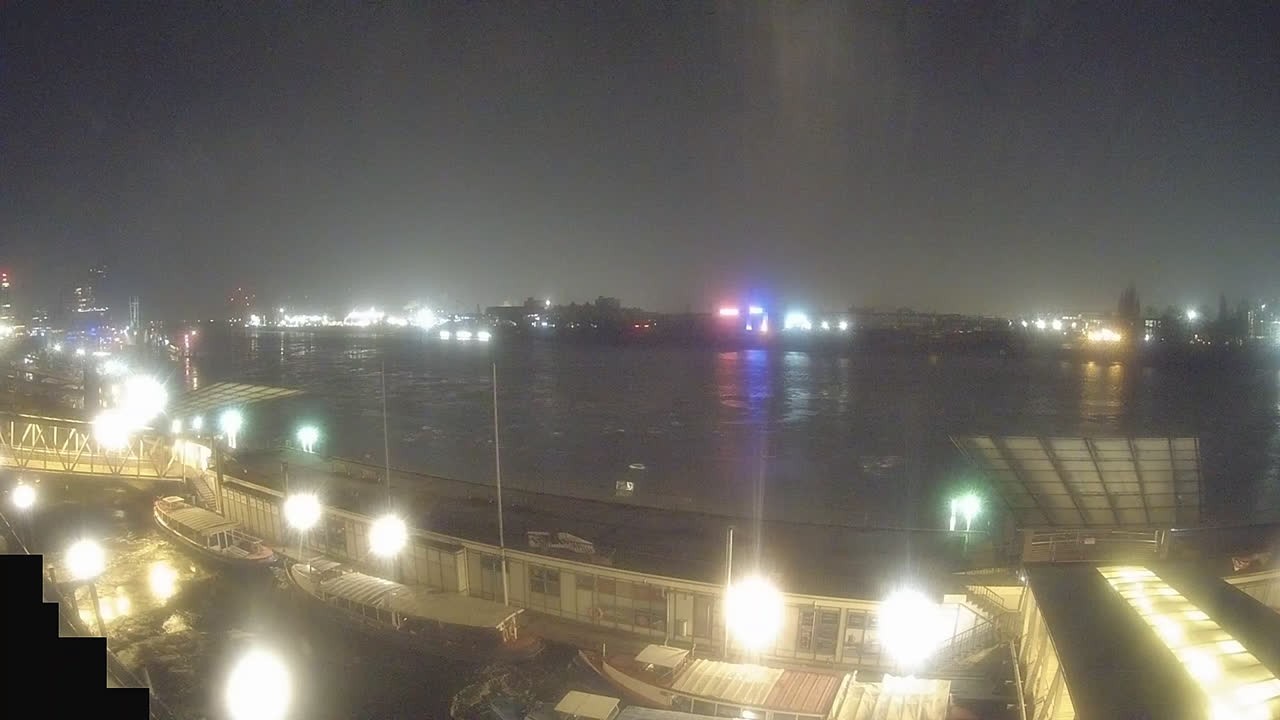 Archiv Foto Webcam Hamburg: Landungsbrücken