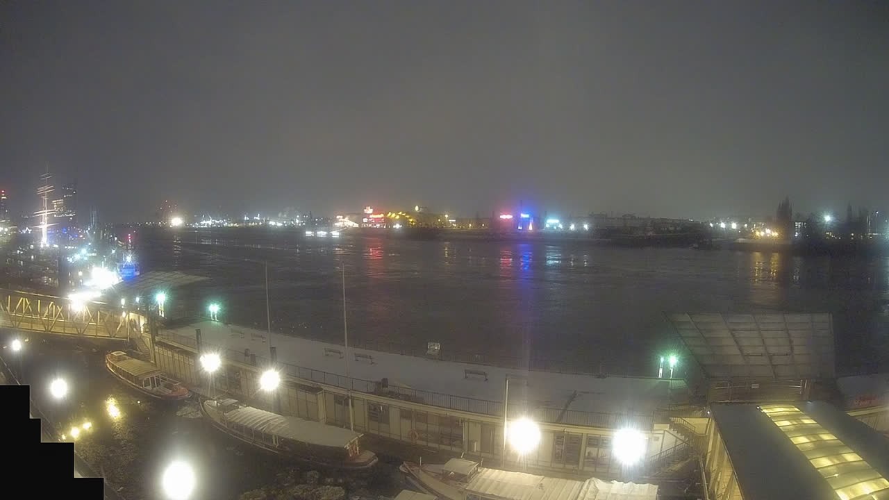 Archiv Foto Webcam Hamburg: Landungsbrücken