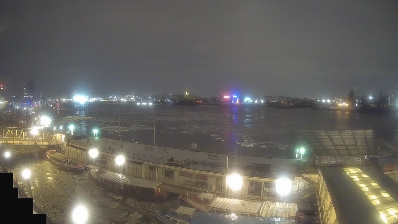 Archiv Foto Webcam Hamburg: Landungsbrücken