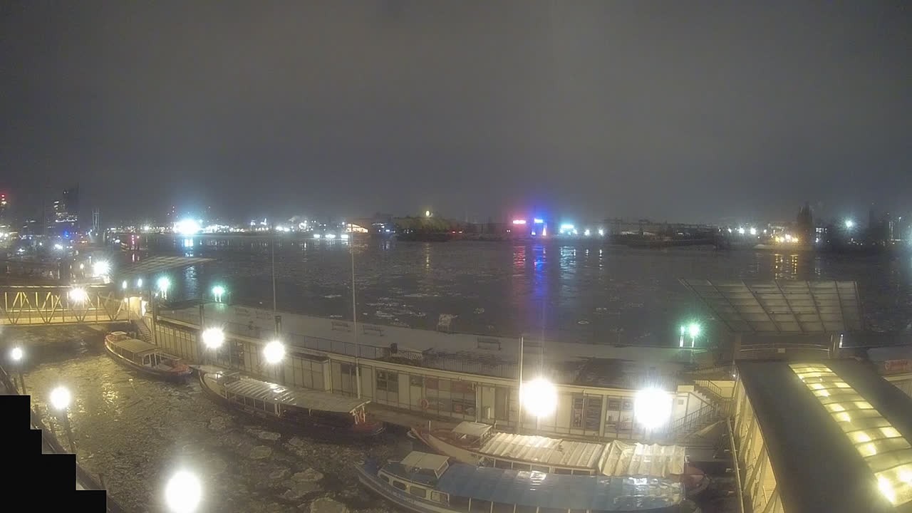 Archiv Foto Webcam Hamburg: Landungsbrücken