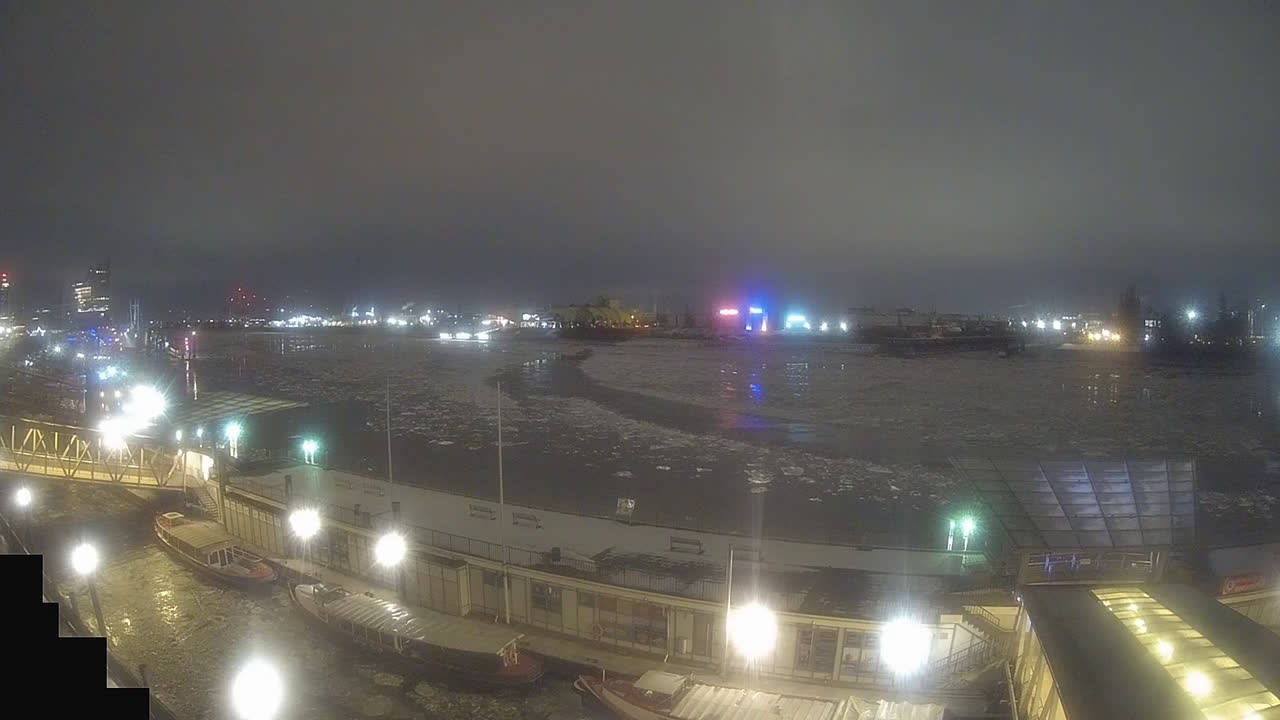 Archiv Foto Webcam Hamburg: Landungsbrücken