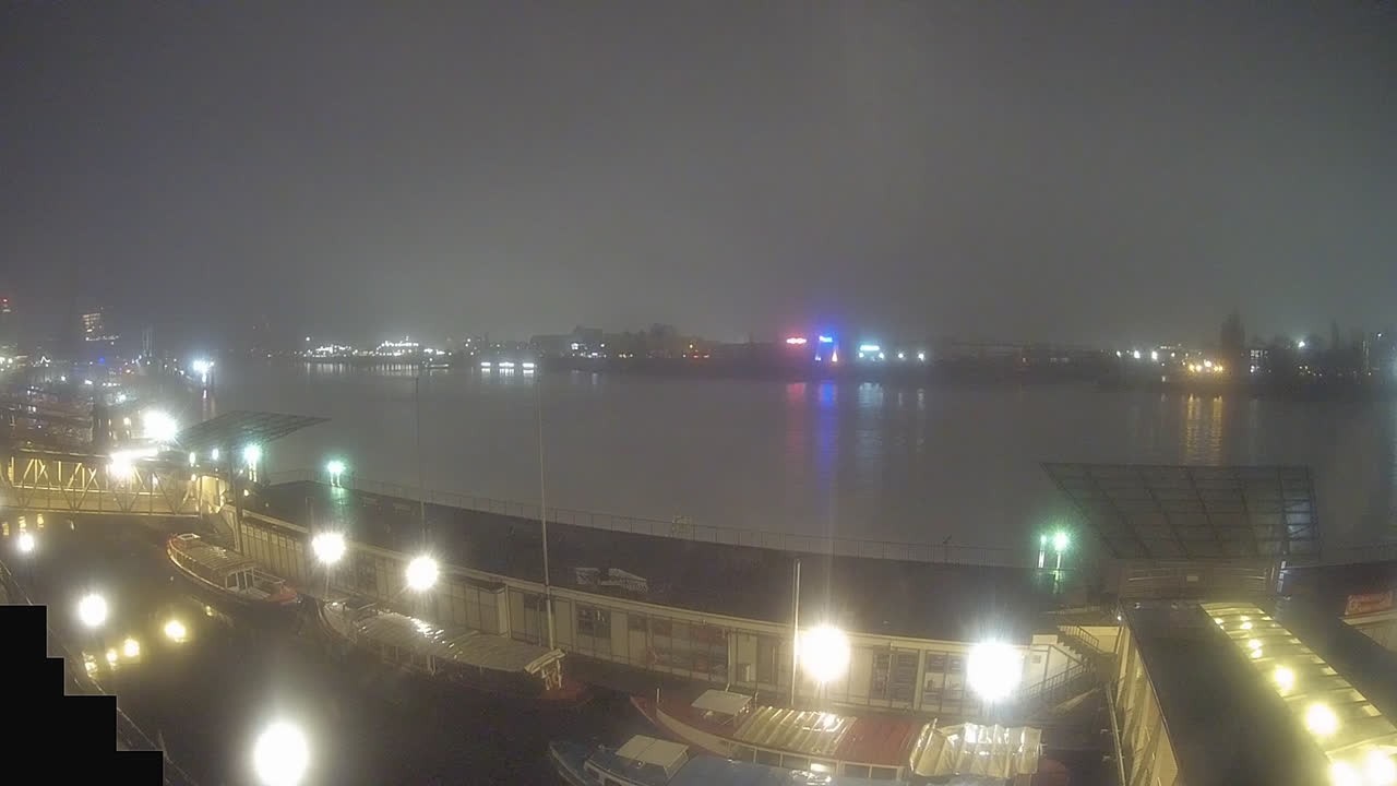Archiv Foto Webcam Hamburg: Landungsbrücken
