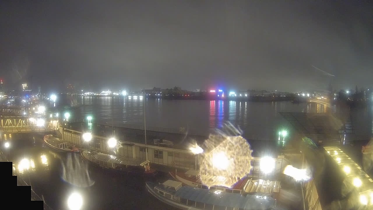 Archiv Foto Webcam Hamburg: Landungsbrücken
