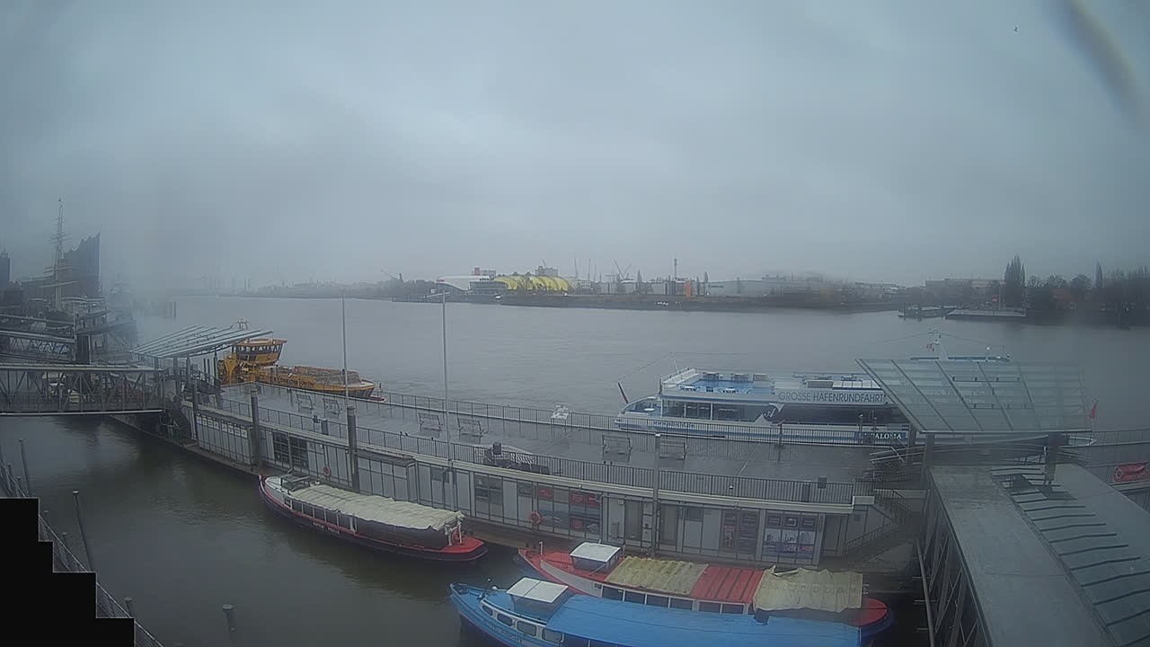 Archiv Foto Webcam Hamburg: Landungsbrücken