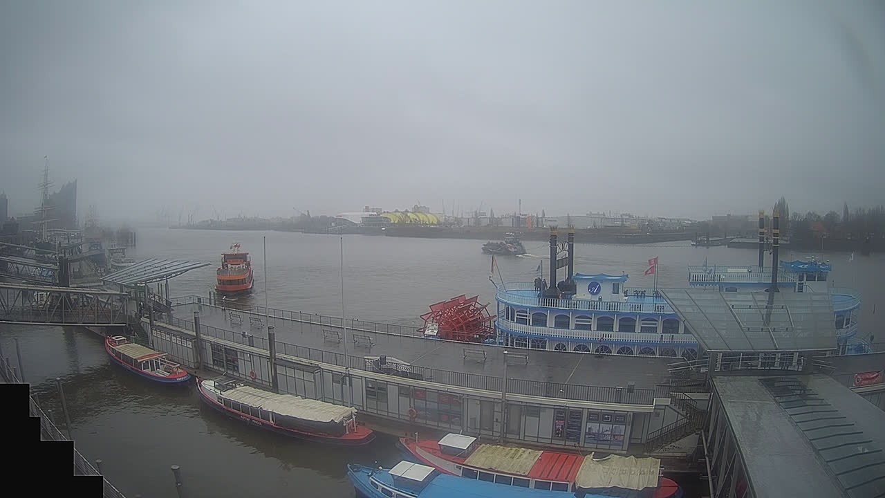 Archiv Foto Webcam Hamburg: Landungsbrücken